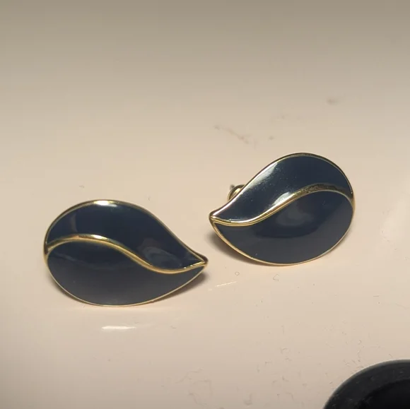 Vintage 1980's Gold Navy Blue Tear Drop Earrings - Picture 5 of 5
